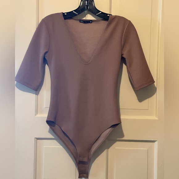 Zara Mauve Half Sleeve V-Neck Bodysuit, Size: S - Picture 2 of 3